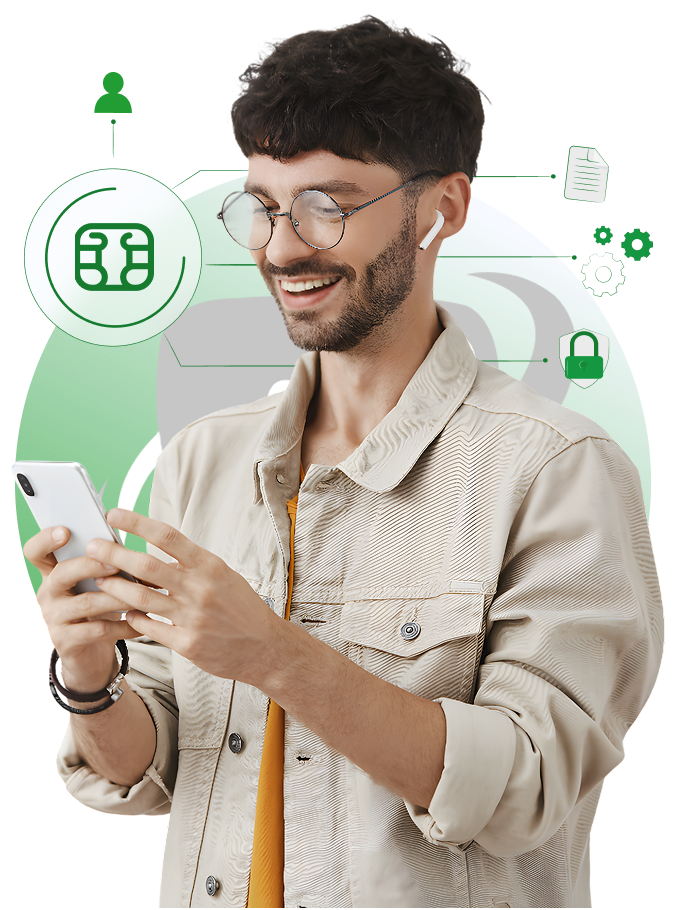 Jovem sorrindo com celular APLAY